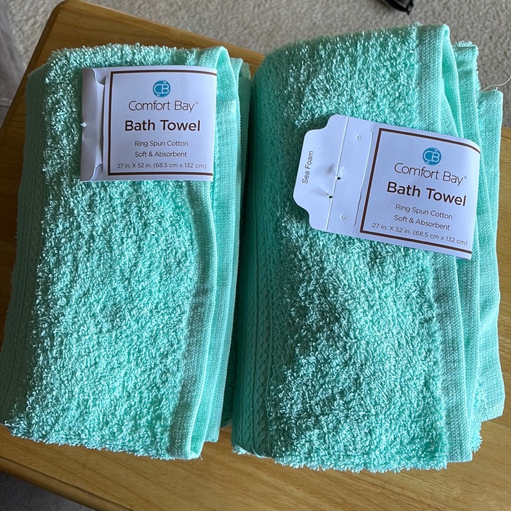 🌹SOLD!🌹2 for 9$ Comfort Bay Bath Towels